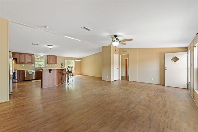 1120 Sandy Cove Drive, Bryan, TX 77807