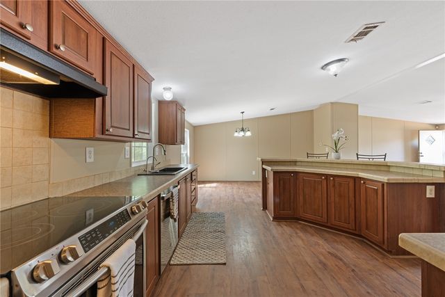 1120 Sandy Cove Drive, Bryan, TX 77807