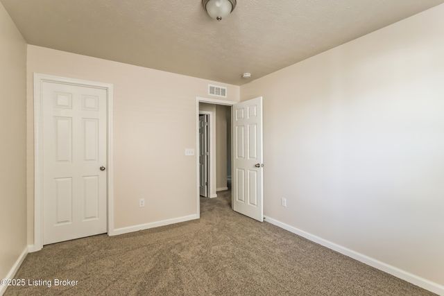 1213 Johnson Ridge Rd, Louisville, KY 40245