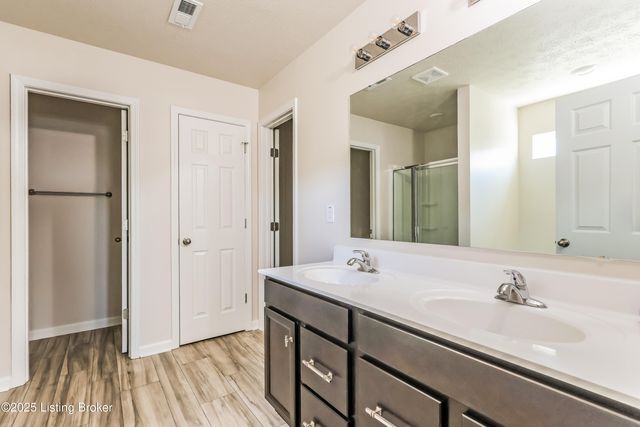 1213 Johnson Ridge Rd, Louisville, KY 40245