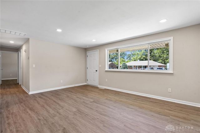 5660 Tomberg Street, Huber Heights, OH 45424
