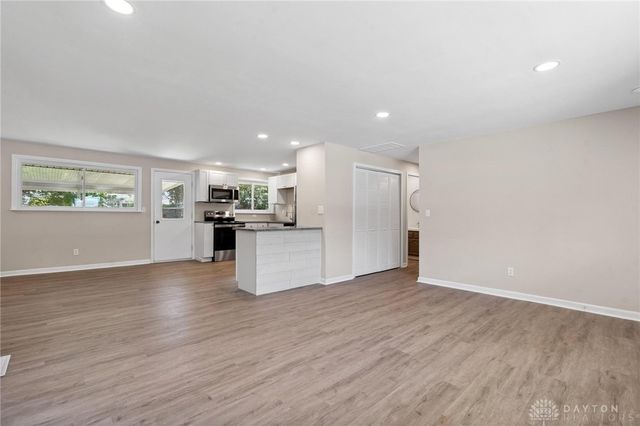 5660 Tomberg Street, Huber Heights, OH 45424