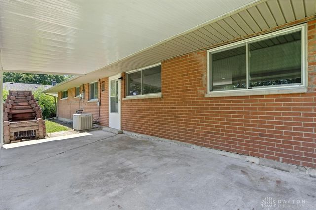 5660 Tomberg Street, Huber Heights, OH 45424