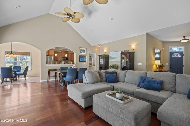 110 Ravennaside Drive NW, Calabash, NC 28467