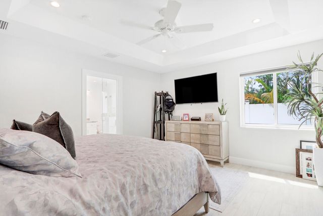 27 WILLOW Road, Tequesta, FL 33469