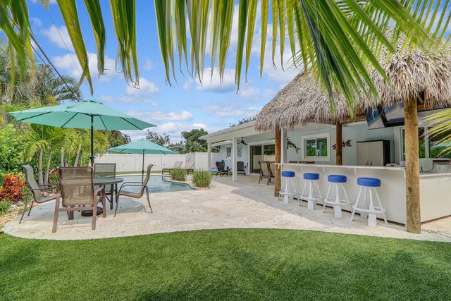 27 WILLOW Road, Tequesta, FL 33469