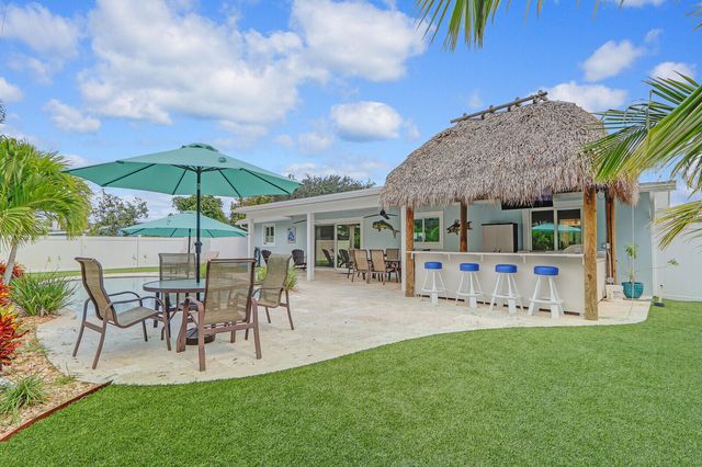 27 WILLOW Road, Tequesta, FL 33469