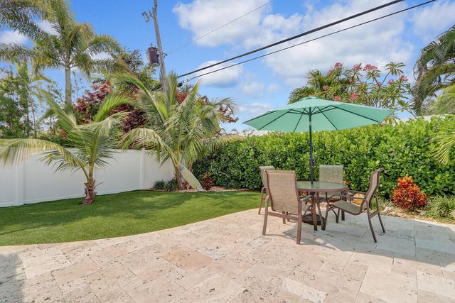27 WILLOW Road, Tequesta, FL 33469