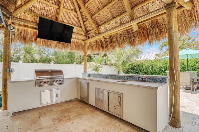 27 WILLOW Road, Tequesta, FL 33469