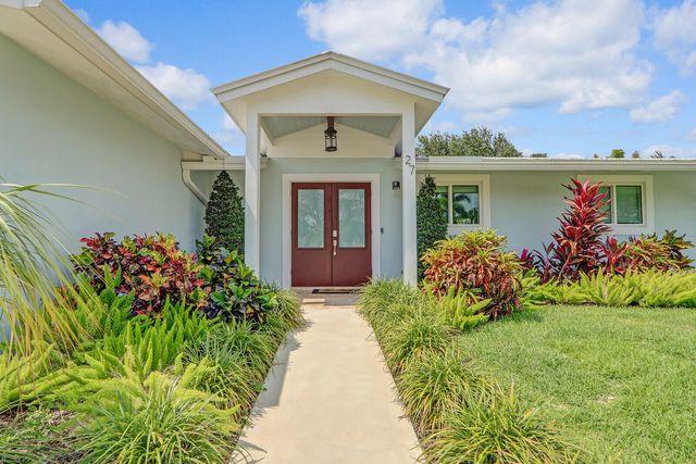27 WILLOW Road, Tequesta, FL 33469