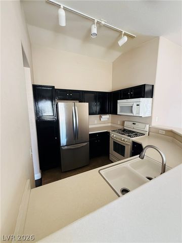 5272 Mineral Lake Drive, Las Vegas, NV 89122