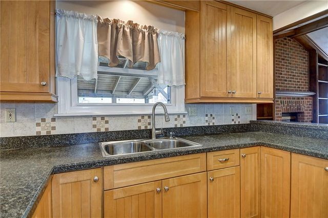 1432 Birch Leaf RD, Chesapeake, VA 23320