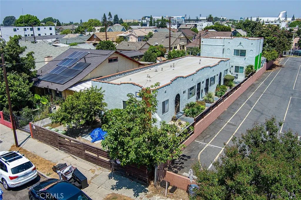 517 W 42nd, Los Angeles, CA 90037