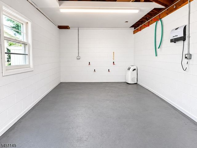 11 Van Dyke Pl, Summit City, NJ 07901