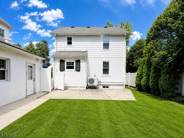 11 Van Dyke Pl, Summit City, NJ 07901