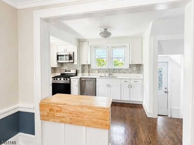 11 Van Dyke Pl, Summit City, NJ 07901