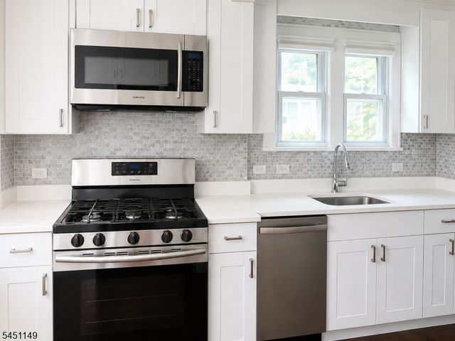 11 Van Dyke Pl, Summit City, NJ 07901