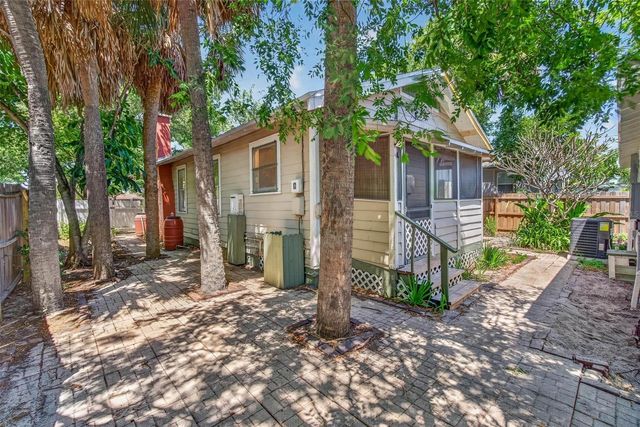 5218 1ST AVENUE S, St Petersburg, FL 33707