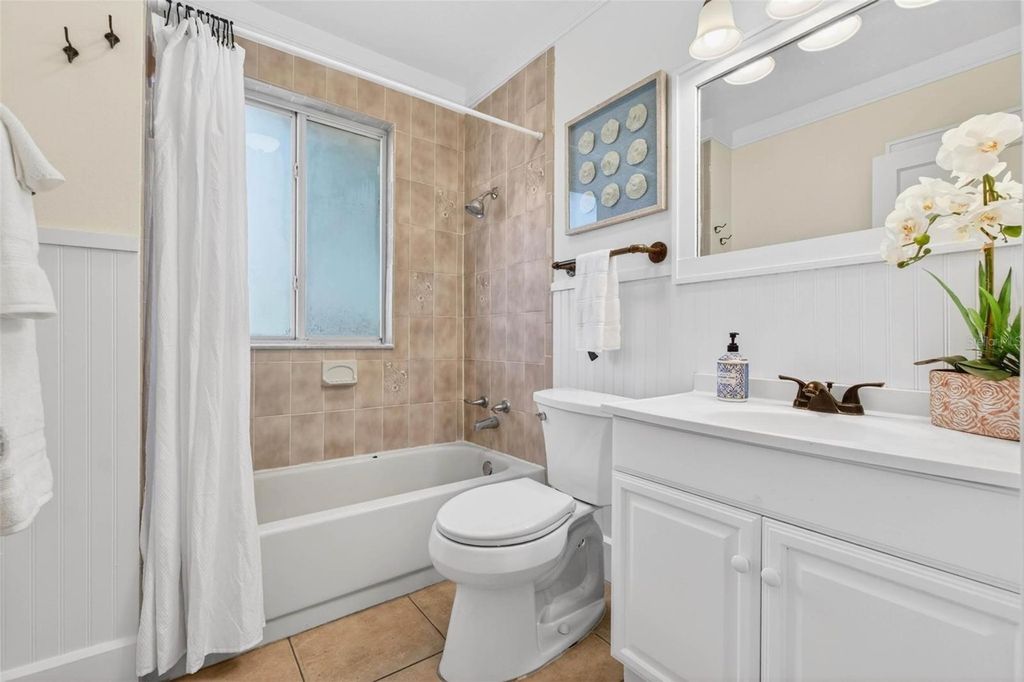 Image 12 of property listing at 5218 1ST AVENUE S, St Petersburg, FL 33707