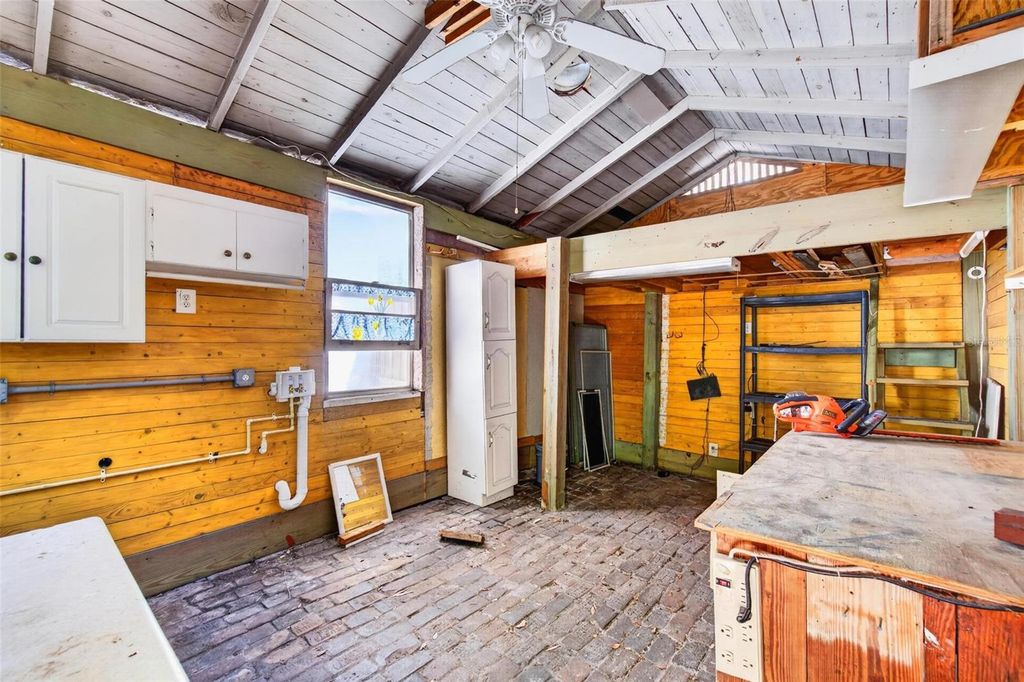 Image 31 of property listing at 5218 1ST AVENUE S, St Petersburg, FL 33707