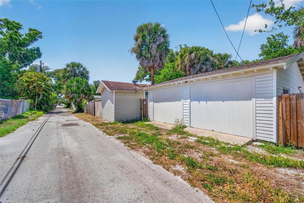 Image 32 of property listing at 5218 1ST AVENUE S, St Petersburg, FL 33707