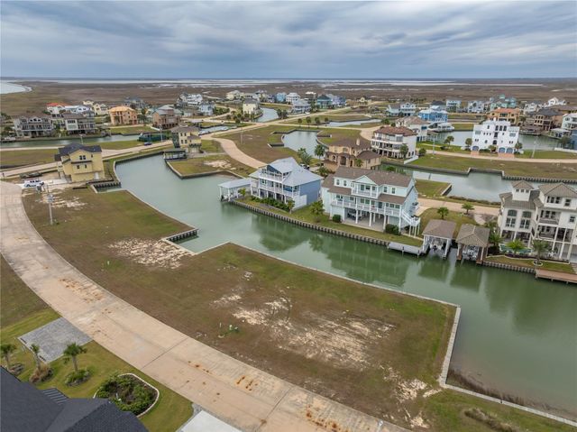 8 Marathon, Hitchcock, TX 77563