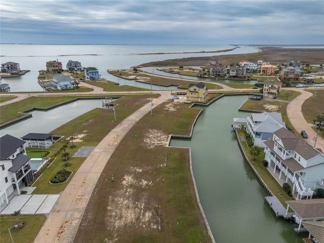 8 Marathon, Hitchcock, TX 77563