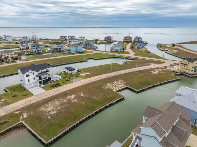 8 Marathon, Hitchcock, TX 77563