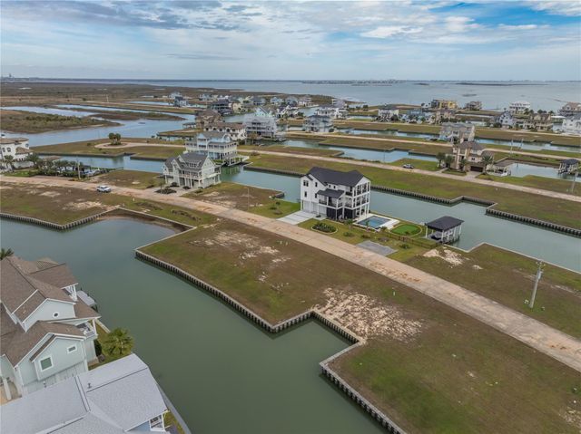 8 Marathon, Hitchcock, TX 77563