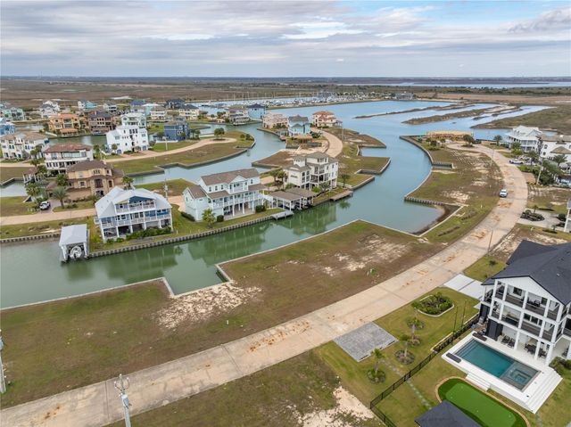 8 Marathon, Hitchcock, TX 77563