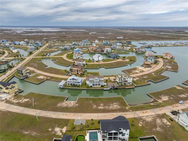 8 Marathon, Hitchcock, TX 77563