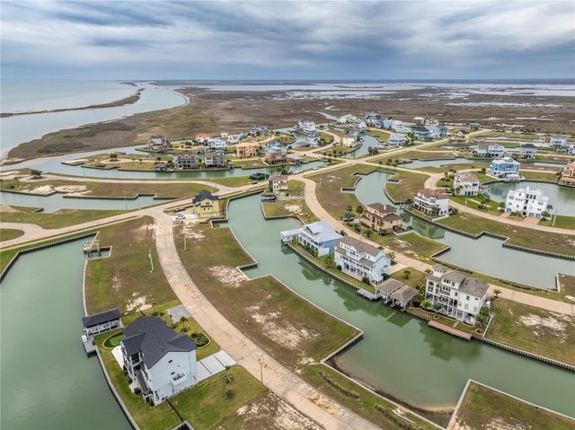 8 Marathon, Hitchcock, TX 77563