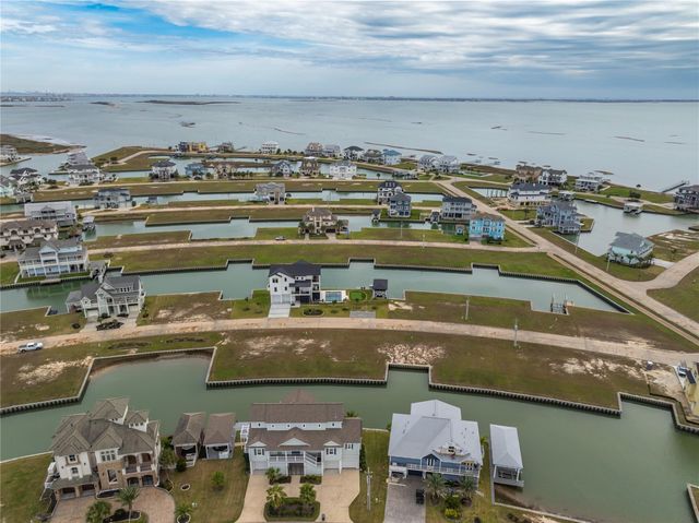 8 Marathon, Hitchcock, TX 77563