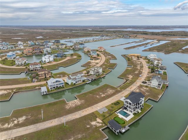 8 Marathon, Hitchcock, TX 77563