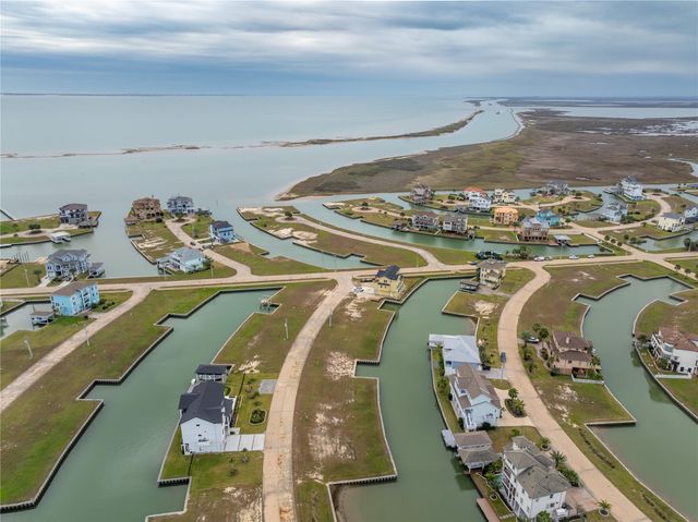 8 Marathon, Hitchcock, TX 77563