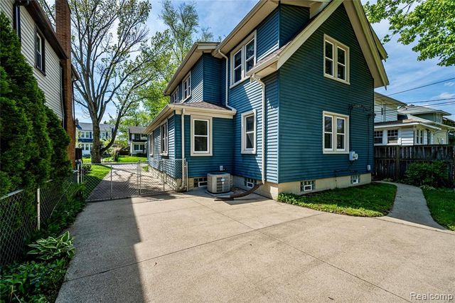 1037 Longfellow Avenue, Royal Oak, MI 48067