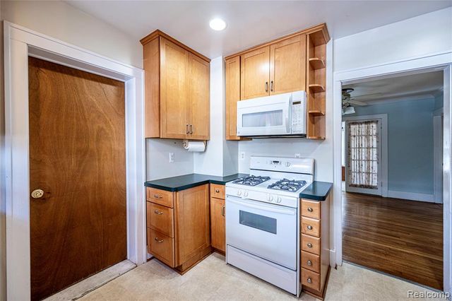 1037 Longfellow Avenue, Royal Oak, MI 48067