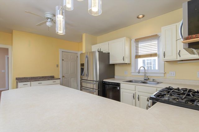 29 Summer Hill, Springfield, VT 05156