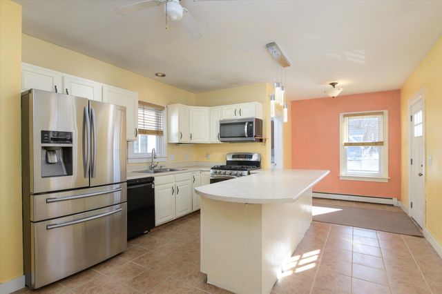 29 Summer Hill, Springfield, VT 05156