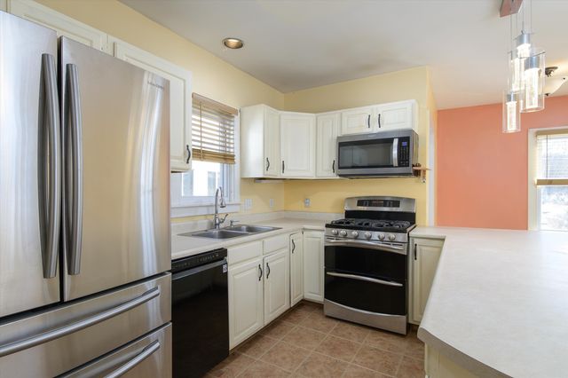 29 Summer Hill, Springfield, VT 05156