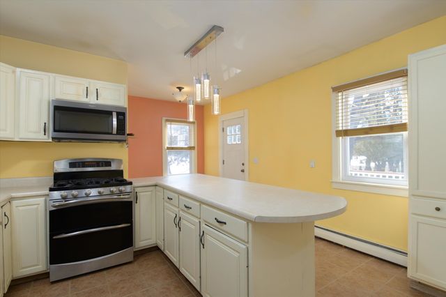 29 Summer Hill, Springfield, VT 05156