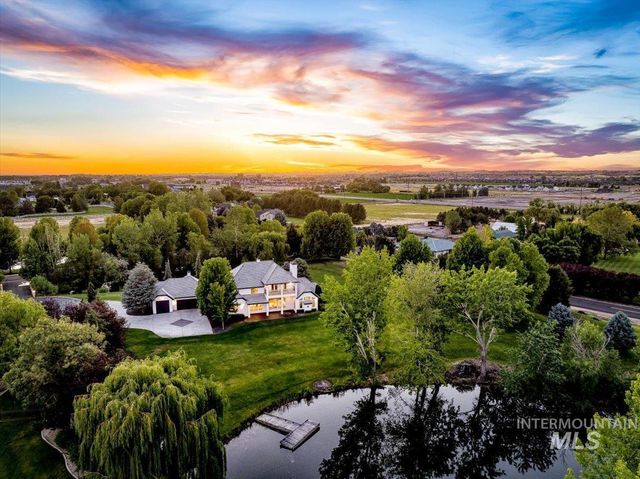 7002 W Avignon Ln, Eagle, ID 83616