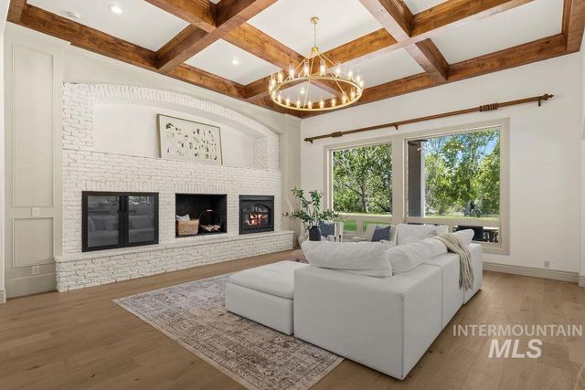 7002 W Avignon Ln, Eagle, ID 83616