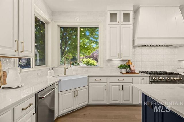 7002 W Avignon Ln, Eagle, ID 83616