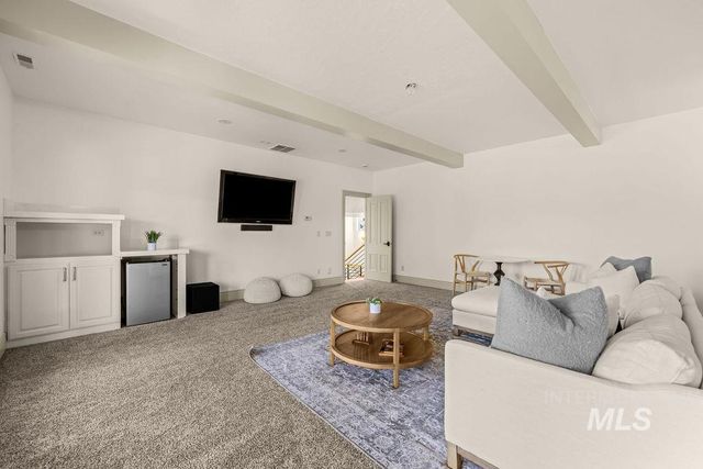 7002 W Avignon Ln, Eagle, ID 83616