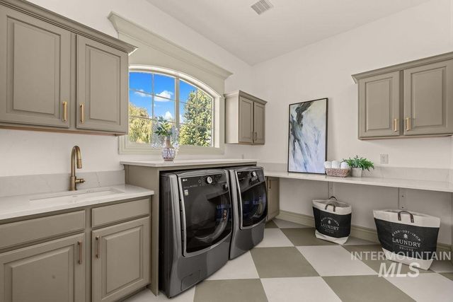 7002 W Avignon Ln, Eagle, ID 83616