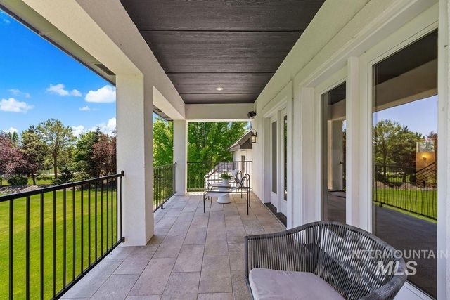 7002 W Avignon Ln, Eagle, ID 83616