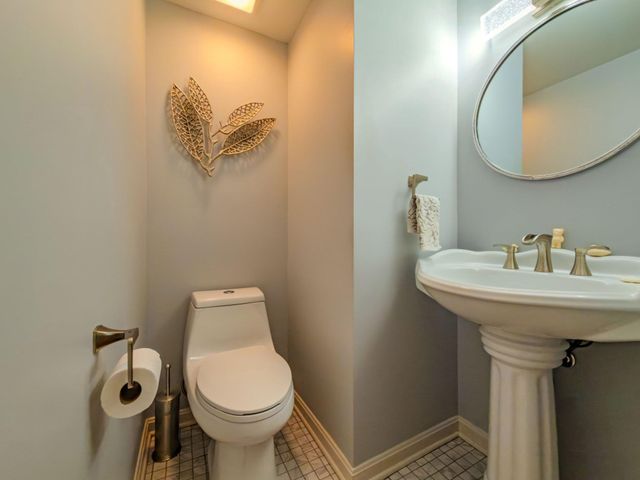870 BAYRIDGE DR, Gaithersburg, MD 20878