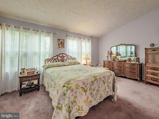 870 BAYRIDGE DR, Gaithersburg, MD 20878