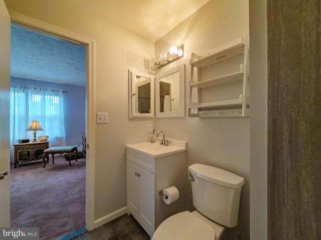 870 BAYRIDGE DR, Gaithersburg, MD 20878